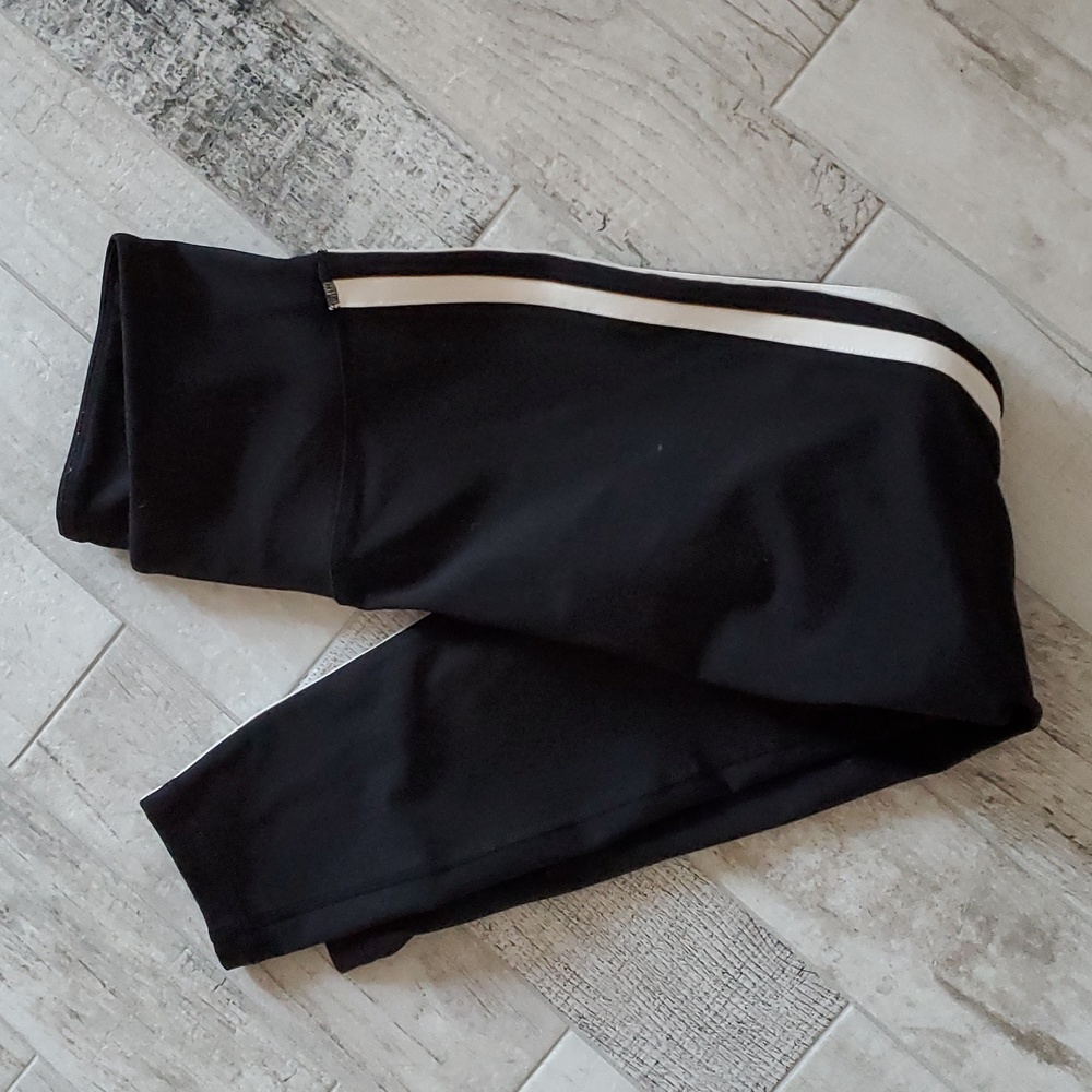 Old Navy Women's Size Medium Black White Track Stripe Yoga Jogger Workout Pants